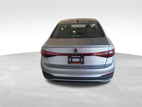 New 2025 Volkswagen Jetta SE image 4