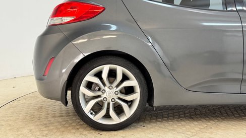 Used 2015 Hyundai Veloster w/ Option Group 02 image 12