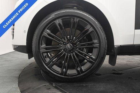 Used 2025 Land Rover Range Rover Long Wheelbase SE image 32