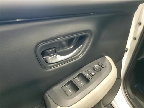 New 2025 Honda HR-V LX image 15