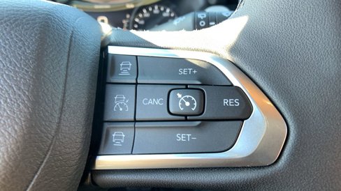 New 2025 Jeep Compass Limited image 18
