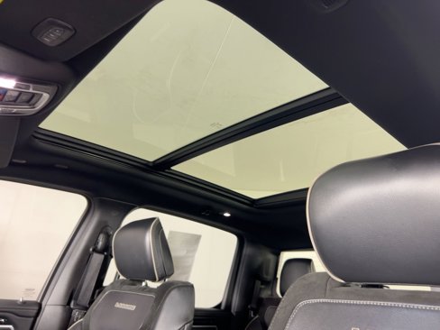 Used 2019 RAM 1500 Laramie w/ Sport Appearance Package image 13
