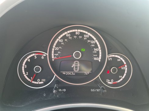 Used 2014 Volkswagen Beetle TDI image 9