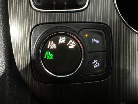 Used 2017 GMC Acadia SLE w/ Driver Alert Package I image 29