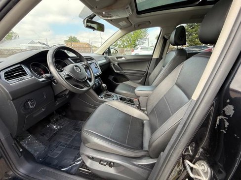 Used 2020 Volkswagen Tiguan SE R-Line image 20