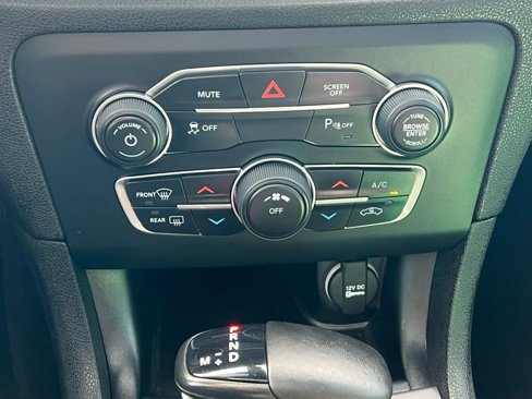 Used 2020 Dodge Charger SXT w/ Blacktop Package image 30