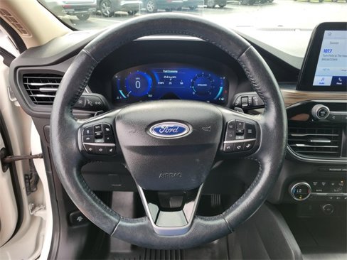 Used 2020 Ford Escape Titanium image 28