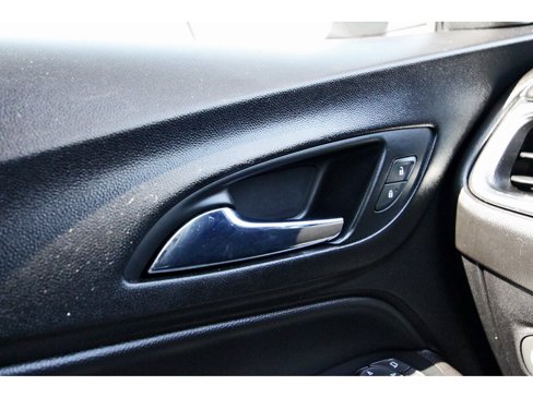 Used 2018 Chevrolet Equinox LT image 22