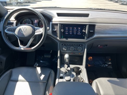 Used 2020 Volkswagen Atlas Cross Sport SE w/ Panoramic Sunroof Package image 6