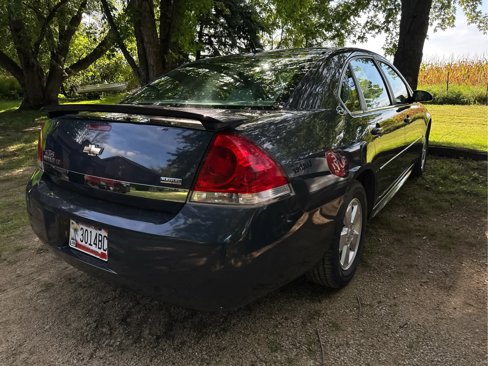 Used 2009 Chevrolet Impala LT w/ Luxury Edition Package image 4