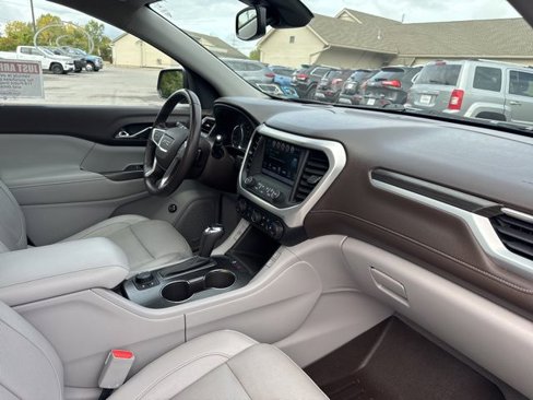 Used 2018 GMC Acadia SLT image 13