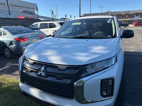 Used 2021 Mitsubishi Outlander Sport LE image 2