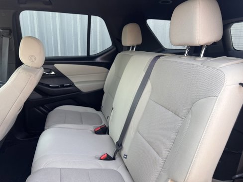 Used 2023 Chevrolet Traverse LS image 29