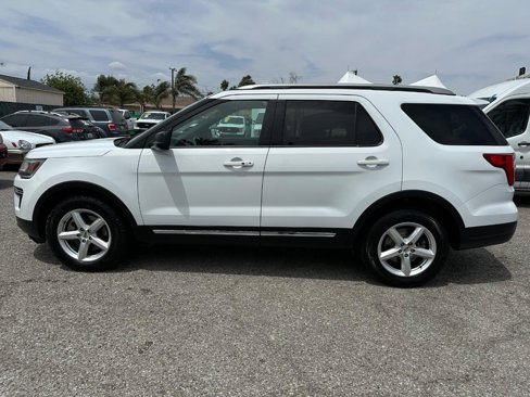 Used 2019 Ford Explorer XLT image 10
