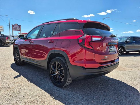 Used 2024 GMC Terrain SLE w/ Driver Convenience Package image 6
