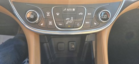Used 2017 Chevrolet Volt Premier w/ Driver Confidence II Package image 21