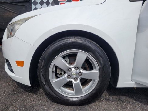 Used 2014 Chevrolet Cruze LT image 19