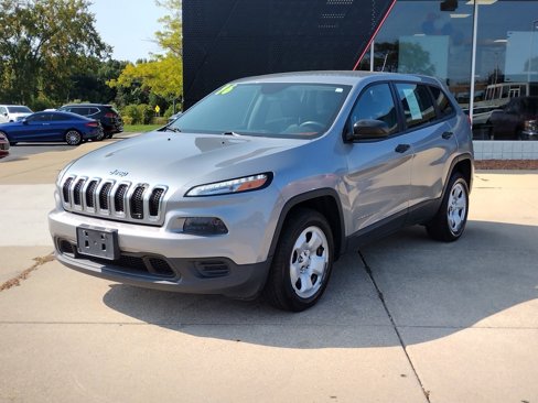 Used 2016 Jeep Cherokee Sport image 1