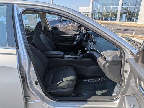 Used 2019 Nissan Altima 2.5 SV image 21