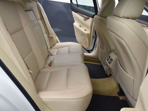 Used 2015 Lexus ES 300h image 22