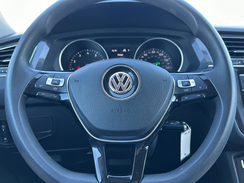 Used 2021 Volkswagen Tiguan S image 28