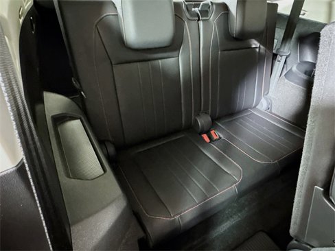 Used 2024 Volkswagen Tiguan Wolfsburg Edition image 25