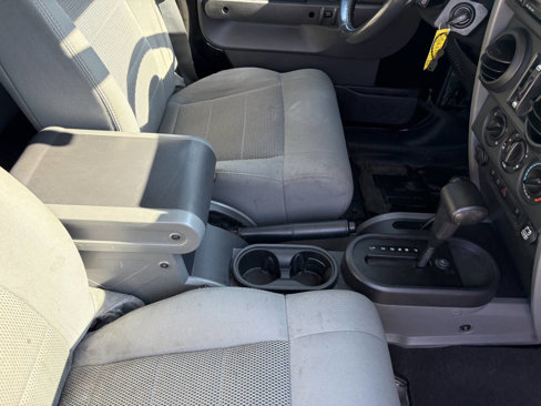 Used 2008 Jeep Wrangler Unlimited Rubicon w/ PWR Convenience Group image 30