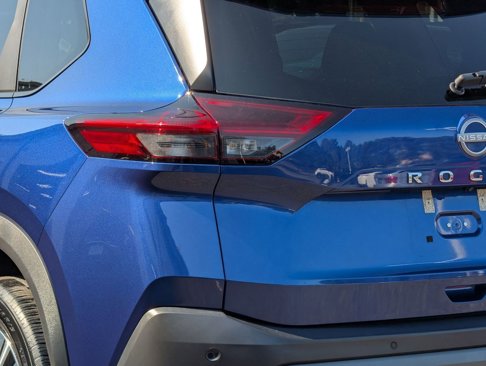 Used 2023 Nissan Rogue SV image 13
