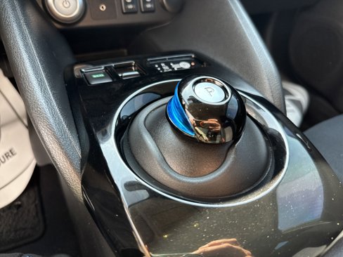 Used 2018 Nissan Leaf SV w/ SV Technology Package image 24