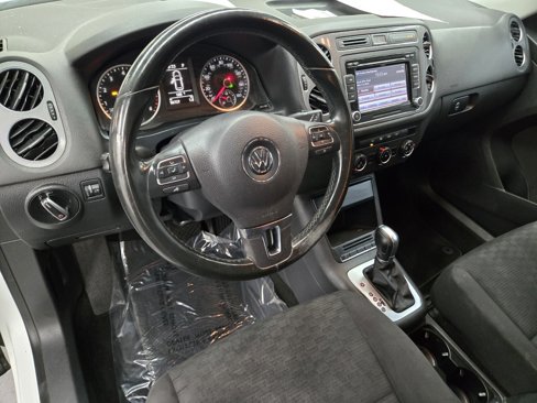 Used 2015 Volkswagen Tiguan S image 7