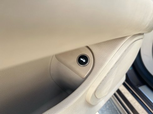 Used 2014 Maserati Quattroporte GTS image 28