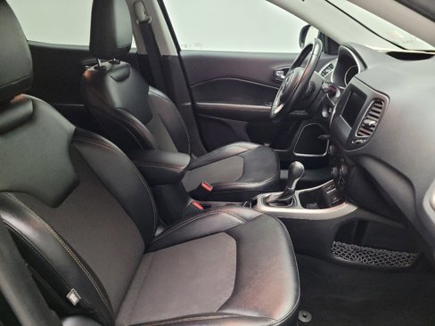Used 2020 Jeep Compass Latitude w/ Premium Lighting Group image 21