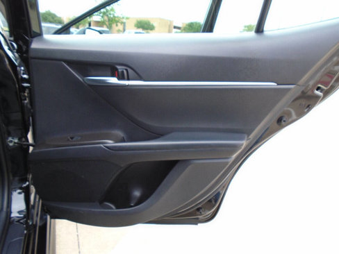 Used 2021 Toyota Camry SE image 30