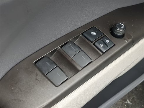 Used 2021 Toyota Camry LE image 13