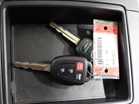 Used 2015 Toyota Camry LE image 17