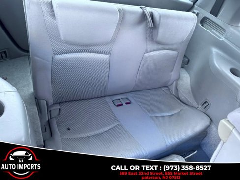 Used 2004 Toyota Highlander 4WD V6 w/ 3rd Row image 15