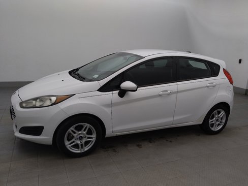 Used 2017 Ford Fiesta SE image 2