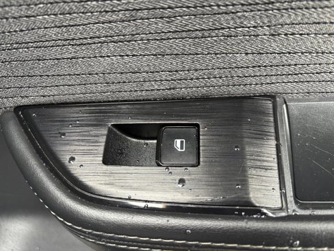 Used 2021 Nissan Rogue SV image 35