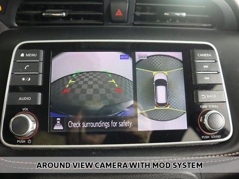 Used 2019 Nissan Kicks SR image 3