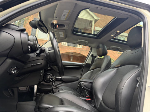 Used 2018 MINI Cooper S image 19