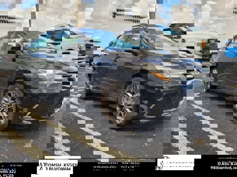 Used 2016 Toyota Camry SE image 1
