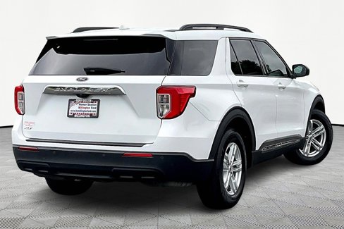 Used 2020 Ford Explorer XLT image 12