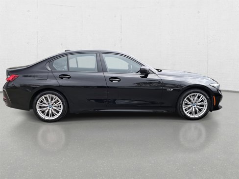 Used 2023 BMW 330e xDrive image 4