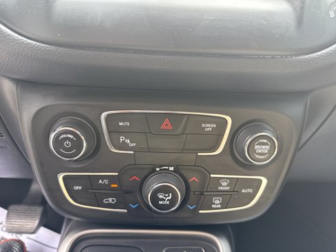 Used 2018 Jeep Compass Sport w/ Tech Group image 13