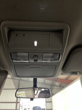 Used 2019 Nissan Titan SV image 17