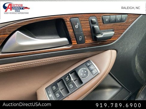 Used 2017 INFINITI QX30 Premium w/ Technology Package image 19