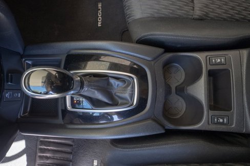 Used 2017 Nissan Rogue SV image 10