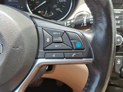 Used 2018 Nissan Rogue SL w/ Premium Package image 23