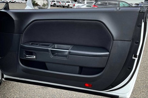 Used 2014 Dodge Challenger SXT image 22