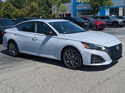 Used 2023 Nissan Altima 2.0 SR image 2